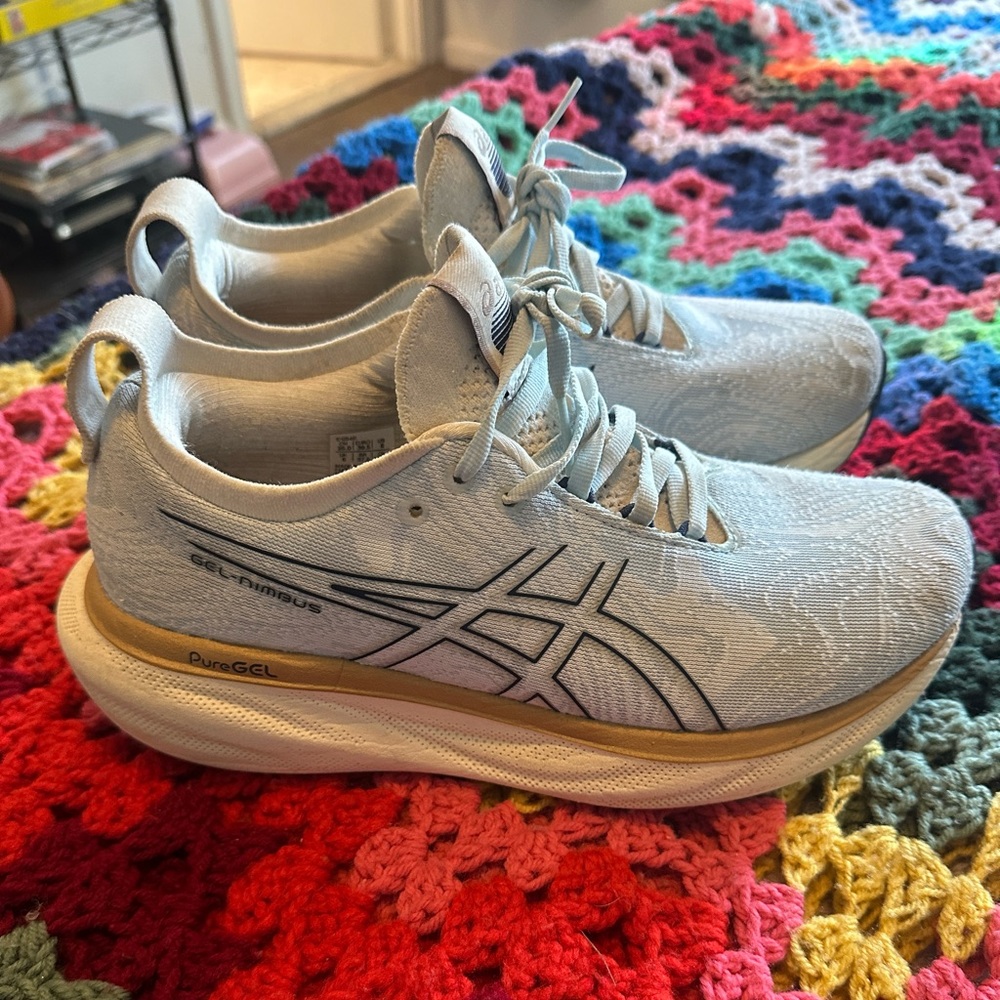 ASICS Gel Nimbus 25 - Women’s 8 / Men’s 6.5 in Sky Cream